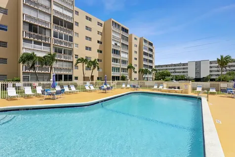 500 Ne 12th Avenue Hallandale Beach FL 33009
