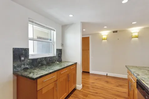 500 Ne 12th Avenue Hallandale Beach FL 33009