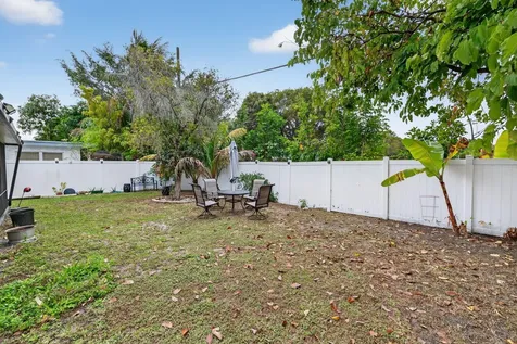 1236 Sw 75th Avenue North Lauderdale FL 33068