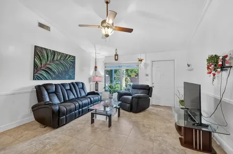 1236 Sw 75th Avenue North Lauderdale FL 33068