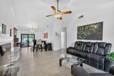 1236 Sw 75th Avenue North Lauderdale FL 33068
