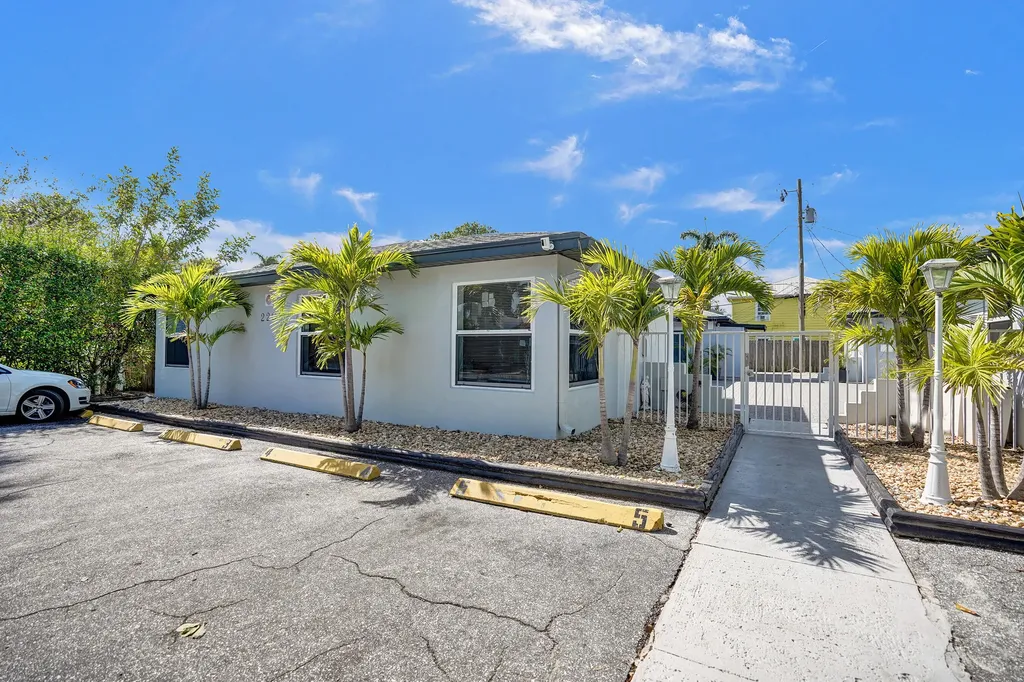 220 Walton Boulevard West Palm Beach FL 33405