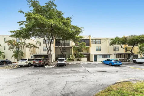20200 W Country Club Drive Aventura FL 33180