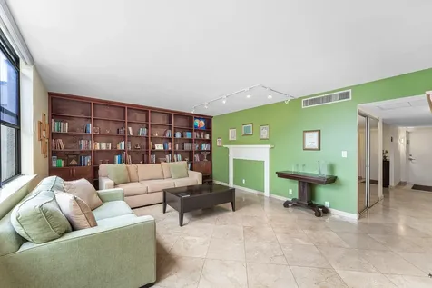 20200 W Country Club Drive Aventura FL 33180