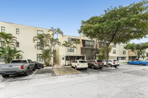 20200 W Country Club Drive Aventura FL 33180
