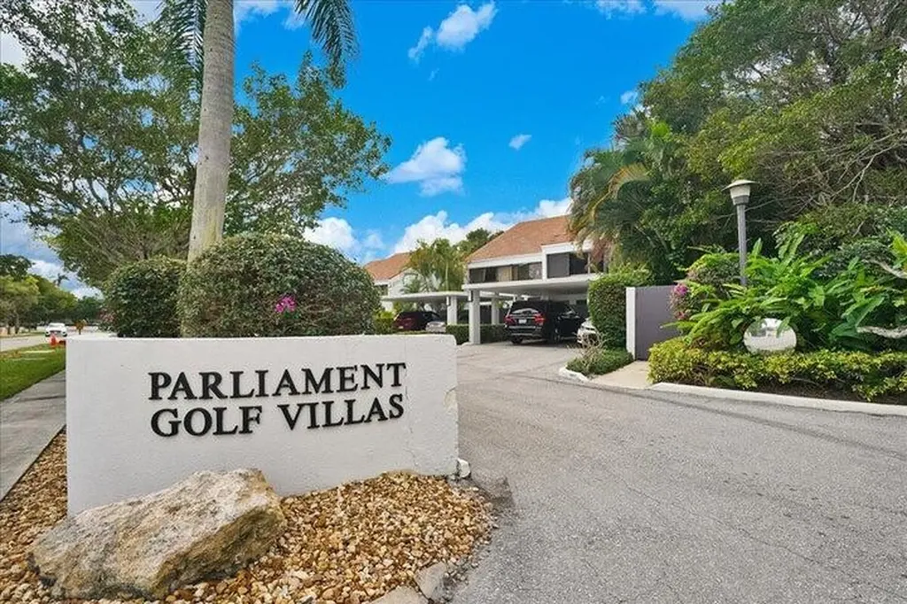 2517 Presidential Way West Palm Beach FL 33401