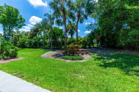 2517 Presidential Way West Palm Beach FL 33401