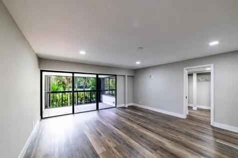 2517 Presidential Way West Palm Beach FL 33401