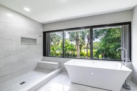 2517 Presidential Way West Palm Beach FL 33401
