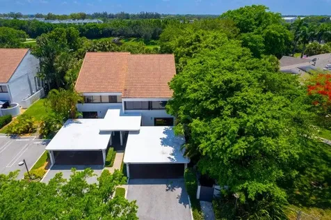 2517 Presidential Way West Palm Beach FL 33401