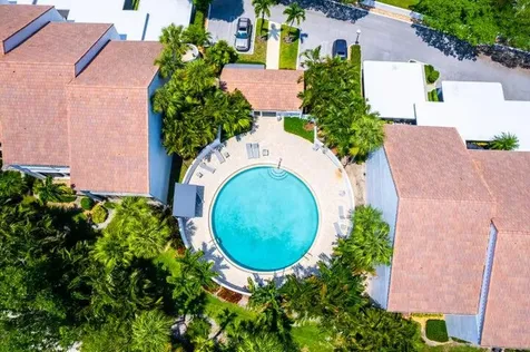 2517 Presidential Way West Palm Beach FL 33401