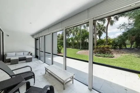 2517 Presidential Way West Palm Beach FL 33401