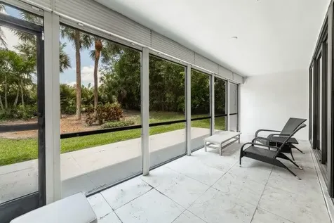 2517 Presidential Way West Palm Beach FL 33401