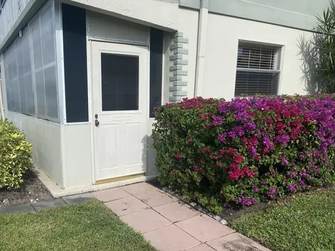 64 Flanders B Delray Beach FL 33484