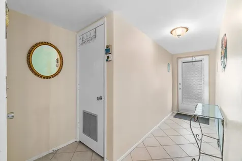 2460 Sw 22nd Avenue Delray Beach FL 33445