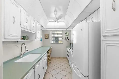2460 Sw 22nd Avenue Delray Beach FL 33445