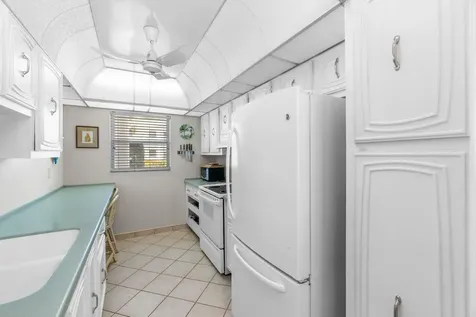 2460 Sw 22nd Avenue Delray Beach FL 33445