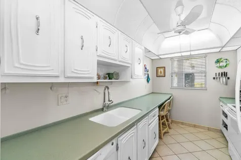 2460 Sw 22nd Avenue Delray Beach FL 33445