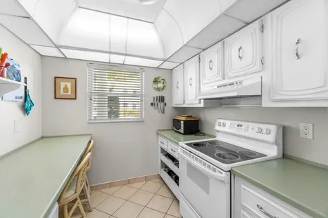 2460 Sw 22nd Avenue Delray Beach FL 33445
