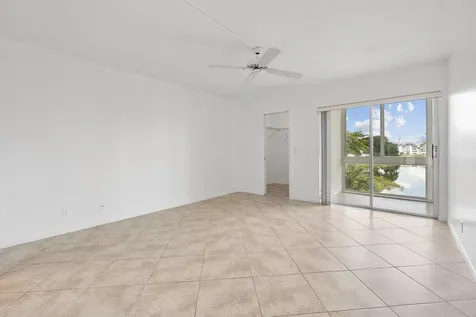 306 Wellington West Palm Beach FL 33417