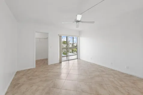 306 Wellington West Palm Beach FL 33417