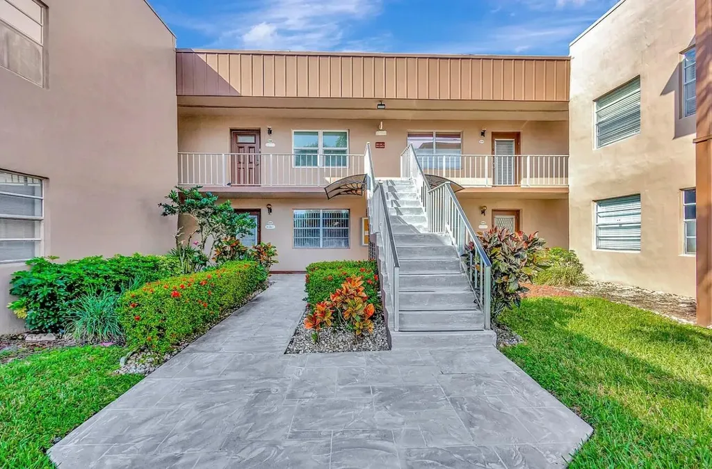370 Piedmont H Delray Beach FL 33484