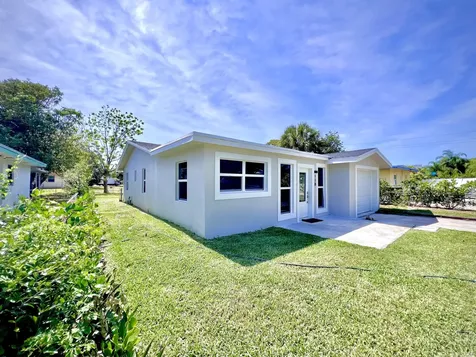 118 Sw 9th Avenue Delray Beach FL 33444