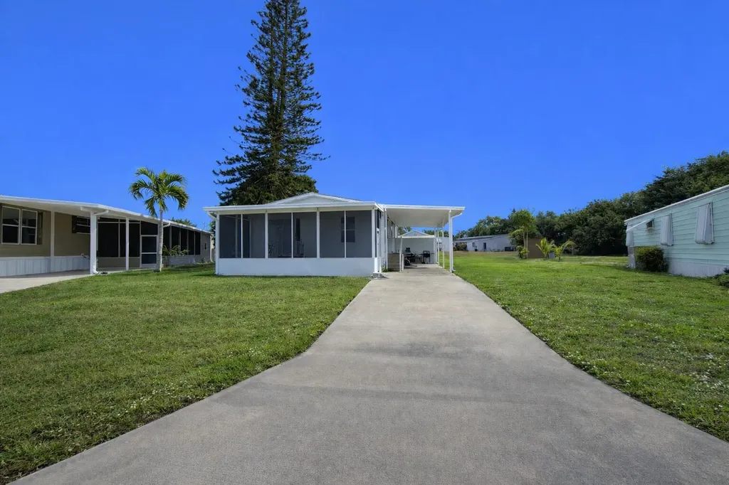 6900 Se Congress Street Hobe Sound FL 33455