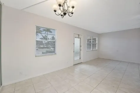 1071 Guildford D Boca Raton FL 33434