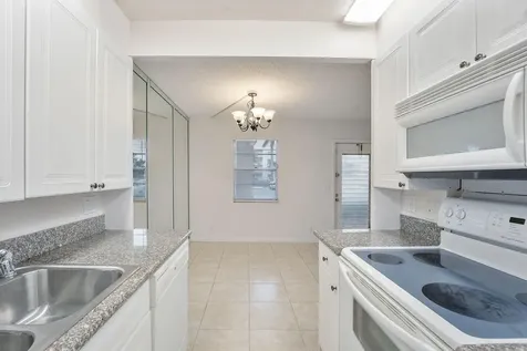 1071 Guildford D Boca Raton FL 33434