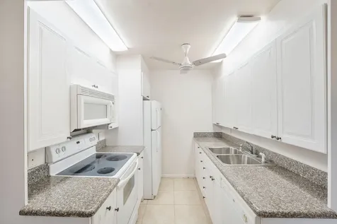 1071 Guildford D Boca Raton FL 33434