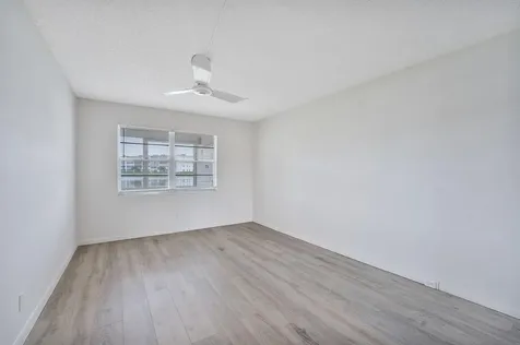 1071 Guildford D Boca Raton FL 33434