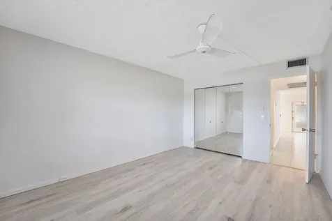 1071 Guildford D Boca Raton FL 33434