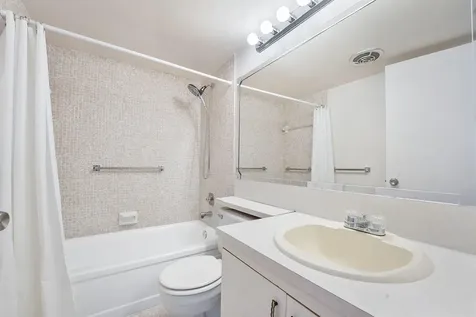 1071 Guildford D Boca Raton FL 33434