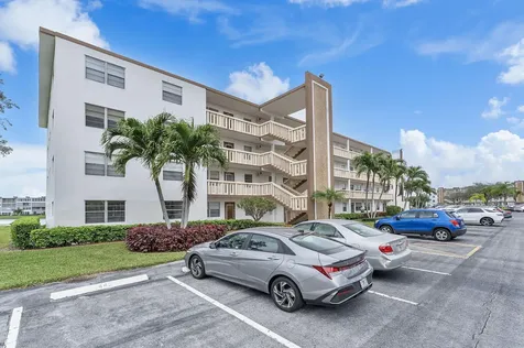 1071 Guildford D Boca Raton FL 33434