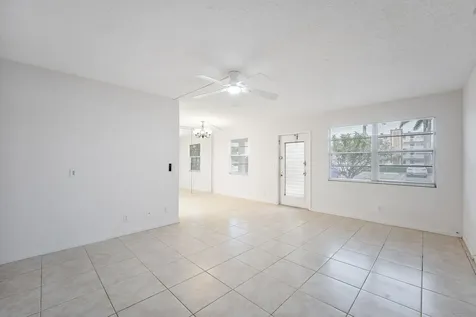 1071 Guildford D Boca Raton FL 33434