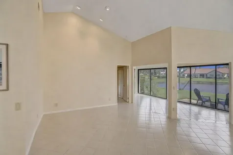 8447 Mooring Circle Boynton Beach FL 33472