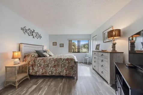 5861 La Paseos Drive Greenacres FL 33463