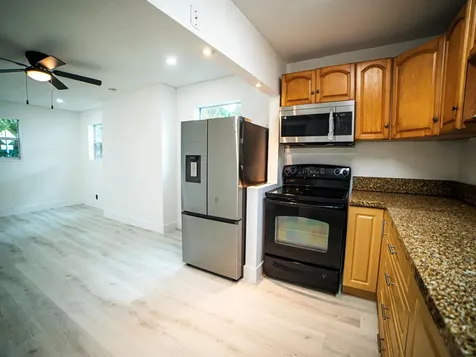 412 Columbus Parkway Hollywood FL 33021