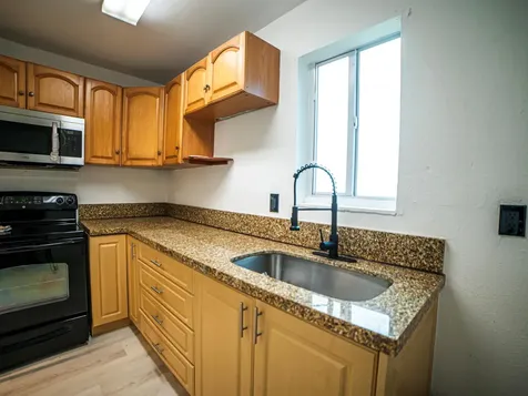 412 Columbus Parkway Hollywood FL 33021