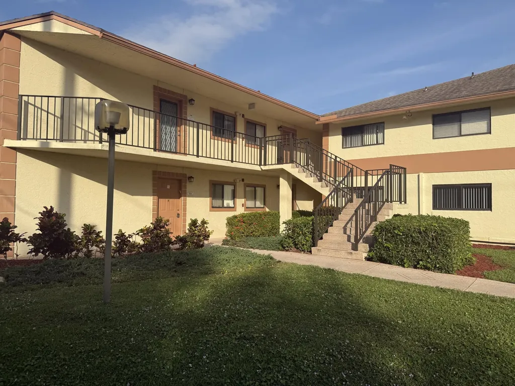 15401 Pembridge Avenue Delray Beach FL 33484