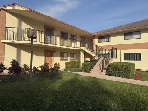 15401 Pembridge Avenue Delray Beach FL 33484