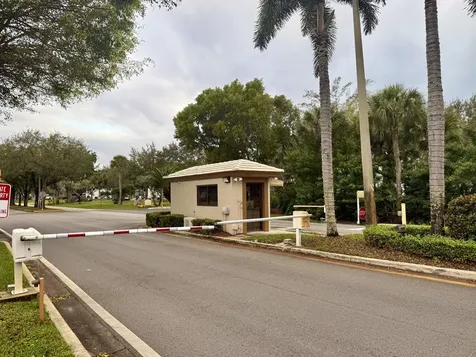 15401 Pembridge Avenue Delray Beach FL 33484