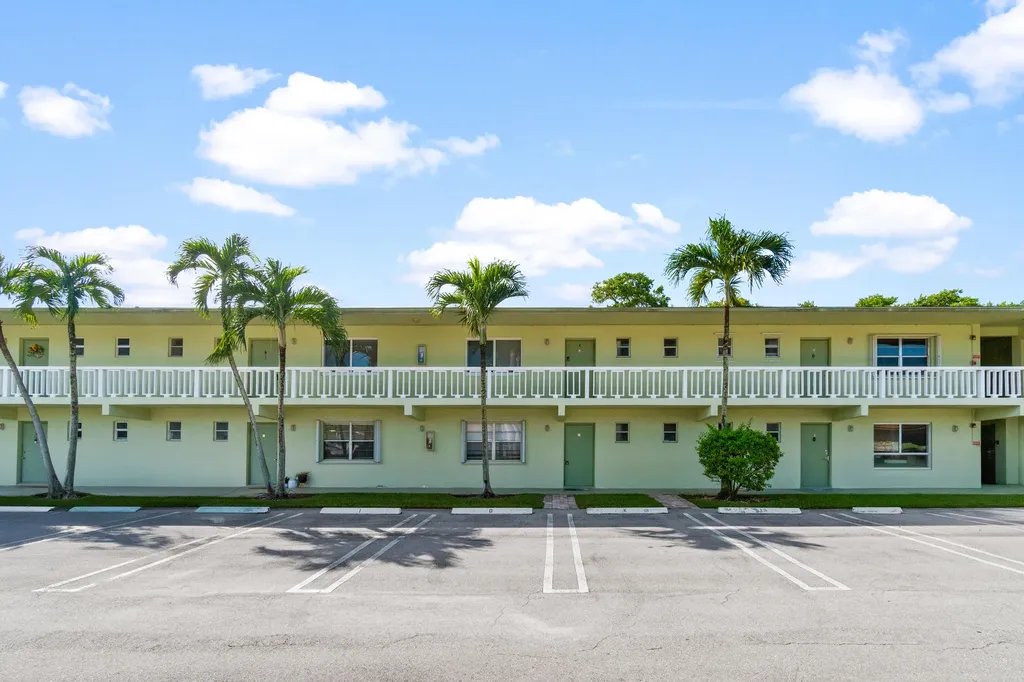 658 Ne 6th Court Boynton Beach FL 33435