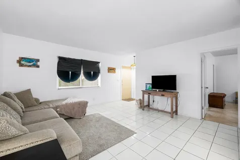 658 Ne 6th Court Boynton Beach FL 33435