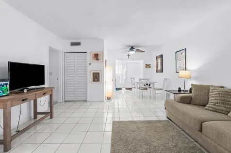 658 Ne 6th Court Boynton Beach FL 33435