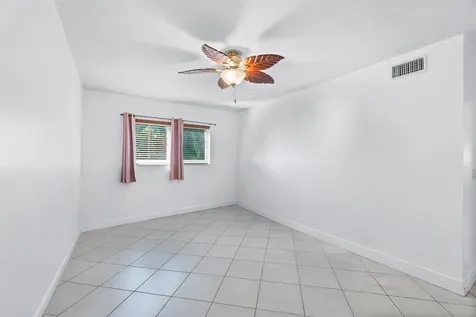 658 Ne 6th Court Boynton Beach FL 33435