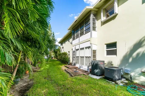 658 Ne 6th Court Boynton Beach FL 33435