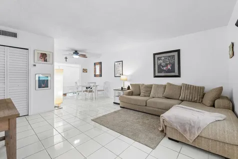 658 Ne 6th Court Boynton Beach FL 33435