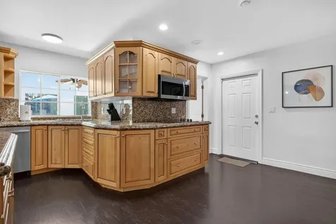 736 Ne 34th Court Oakland Park FL 33334